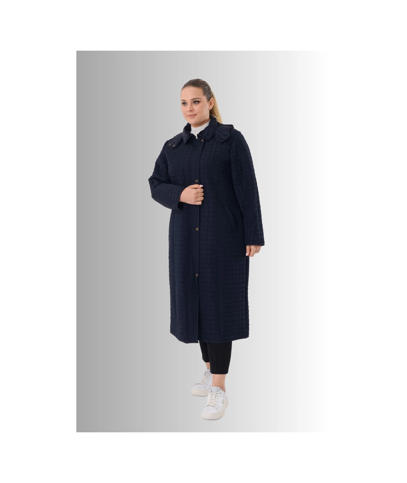 Büyük Beden Lacivert Renkli Kapşonlu Uzun Kapitone Mont Lacivert