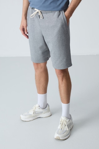Air Jones Tommy Life Gri Melanj Pamuklu Kalın Yumuşak Dokulu Standart Fit Basic Erkek Şort - 81275 GRI MELANJ