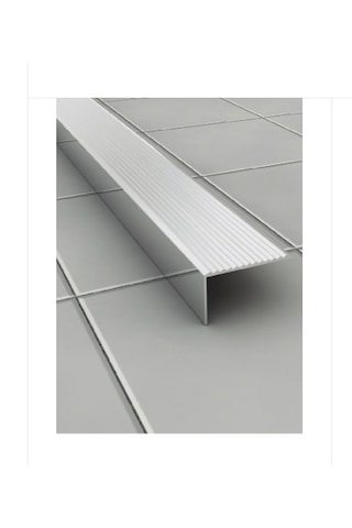 L Model Metal Merdiven Basamak Profili Merdiven Çıtası Köşebent Bitim Profil 4cm 2cm 2.7m -