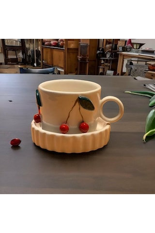 Kiraz Kahve Fincanı