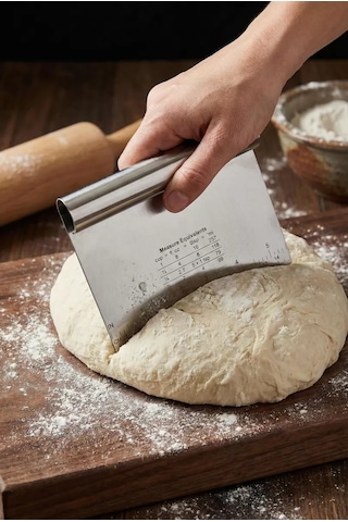 Paslanmaz Çelik Ölçü Rehberli Hamur Kesici & Hamur Şekillendirici Spatula 11x14 Cm Siyah