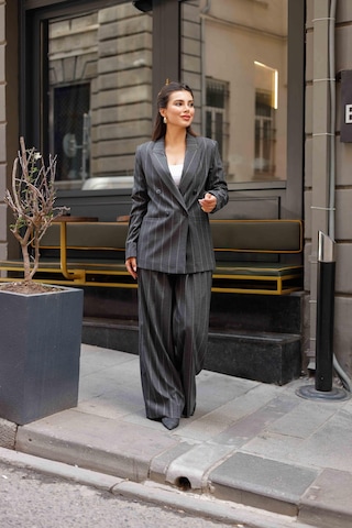 4 Düğmeli Kruvaze Geniş Çizgili Takım Antrasit Antrasit