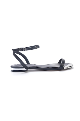 Nine West Maolaıne 5fx Siyah Kadın Düz Sandalet 000000000101928972 Siyah