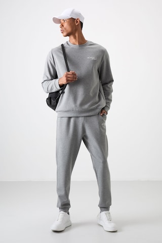 Tommy Life Gri Melanj Pamuklu Kalın Yumuşak Dokulu Comfort Fit Nakışlı Erkek Eşofman Takım - 85254 GRİ MELANJ