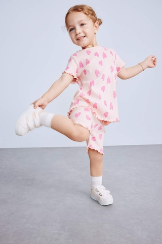 DeFacto Kız Bebek 2'li Takım Desenli Fitilli Kaşkorse Kısa Kollu Tişört Şort E0724A525SMPN127