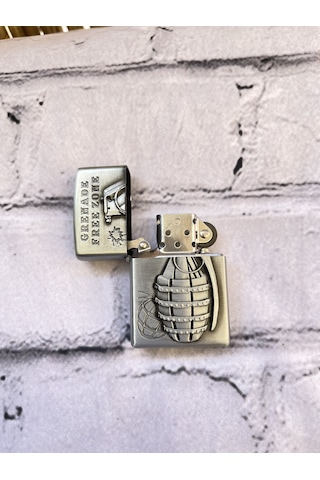 El Bombası Motifli Zippo Model Benzinli Çakmak