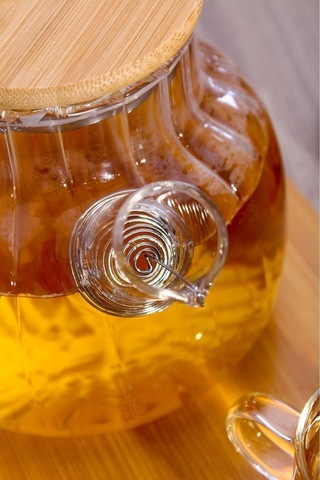 Dekorasyaa Isıya Dayanıklı Süzgeçli Cam Bambu Demlik 1000ml Cam