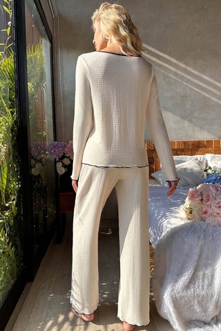 İkikareshop Kadın Beyaz Örme Kumaş V Yaka Düğmeli Rahat Şık Pijama Takımı Çok Renkli
