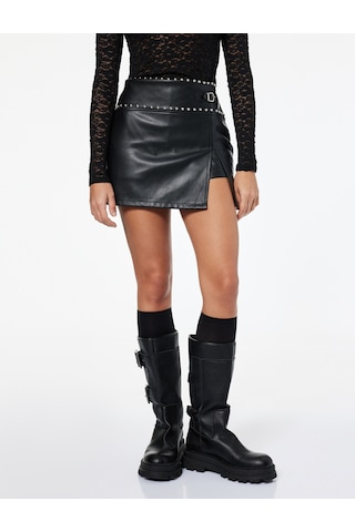 Koton Metal Aksesuarlı Yırtmaçlı Düşük Bel Slim Fit Mini Suni Deri Etek Siyah 6wal70046ık Siyah