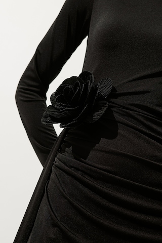 Lora Çiçek Broş Siyah Siyah