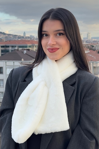 Mollycrush Peluş Yumuşak Soft Atkı Kışlık Suni Kürklü Beyaz Kadın Atkısı Beyaz