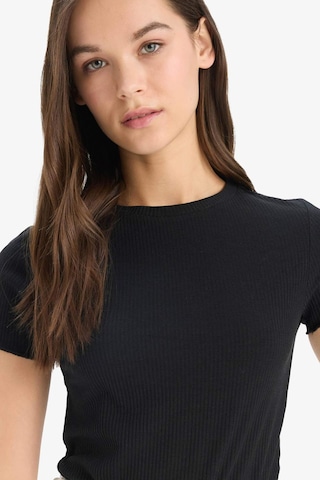 DeFacto Fitted Bisiklet Yaka Basic Düz Fitilli Kaşkorse Kısa Kollu Siyah Tişört K7064AZ25SMBK81