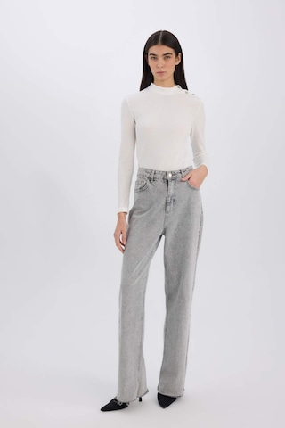 DeFacto Slim Fit Dar Kesim Yarım Balıkçı Yaka Fitilli Kaşkorse Uzun Kollu Tişört D9499AX24WNER105