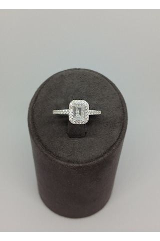 925 Ayar Gümüş Baget Taşlı Kadın Yüzük - Şık Ve Zarif Tasarım" Gümüş