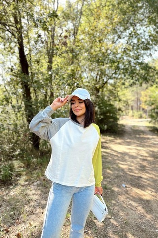 WeShaya Kadın Beyaz Uzun Balon Kol, Yuvarlak Yaka, Kolları Double Color Block Basic Sweatshirt Bluz Beyaz