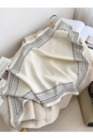 Buddha Bear Sonbahara Özel İpek Baş Ve Boyun Şalı 446074807 Beyaz