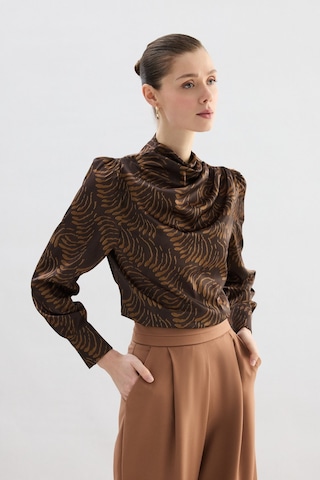 Sateen Drape Detaylı Desenli Bluz - Kahve-136744 kahve