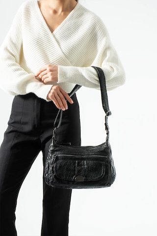 Baginn Yıkama Deri Günlük Kadın Postacı Çanta Çapraz Askılı Omuz Çantası Vegan Deri 26 20 Cm Kapaklı Model Siyah