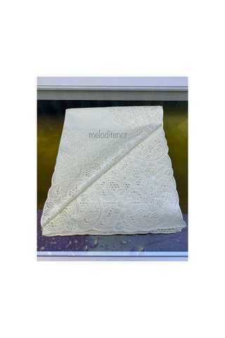 Dantel İşleme Görünümlü Düz Kendinden Desenli Yıldız Çiçek Kaymaz Kalın Lüks Pvc Dikdörtgen Muşamba Masa Örtüsü 122 X 153 Cm Krem