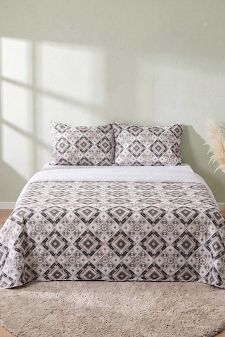 Nomad Geometrik Çift Kişilik Kapitone Pike & Çok Amaçlı Yatak Örtüsü - 3 Parça Çok Renkli