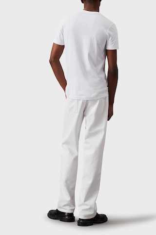 Calvin Klein Erkek T Shirt J30j314544 Yaf Beyaz Beyaz