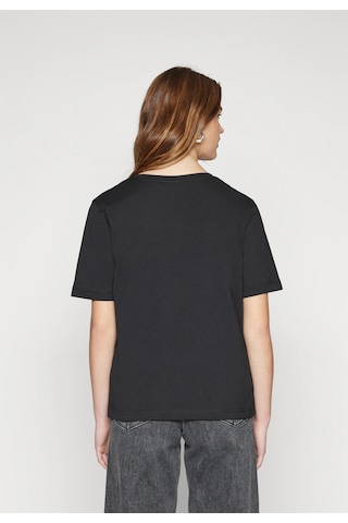 Lacoste Kadın V Yaka T-shirt Classic Logo Nakış Siyah
