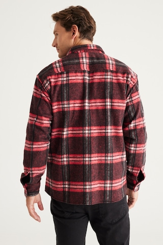 AC&Co / Altınyıldız Classics Erkek Kırmızı Sıyah Oversize Fit Geniş Kesim Düğmeli Yaka Kareli Oduncu Gömlek Ceket Kırmızı Sıyah Kırmızı - Siyah