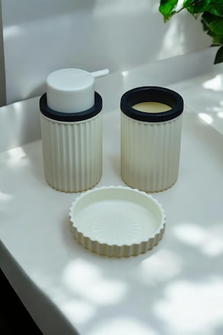 3 Parça Sert Plastik Banyo Seti/sıvı Sabunluk, Diş Fırçalık Ve Katı Sabunluk-krem Diğer