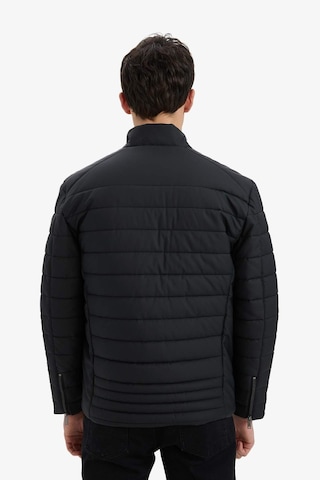 Defacto Su Geçirmez Slim Fit Dar Kesim Dik Yaka Fermuarlı İç Cepli Sunş Deri Ceket Mont X4014az25wnbk27 Siyah