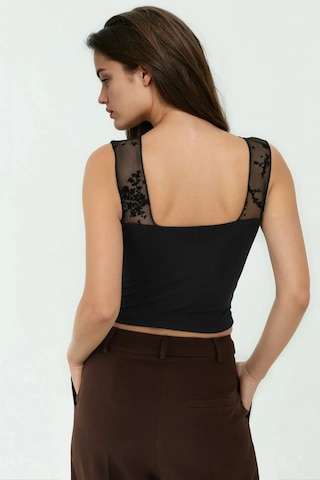 Hiccup Dantel Detaylı V Yaka Crop Top Siyah