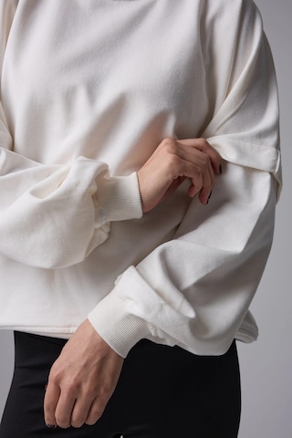 Defys Kadın Bisiklet Yaka Kol Detaylı Oversize Fit Basic Sweatshirt Ekru - 598314741 Ekru