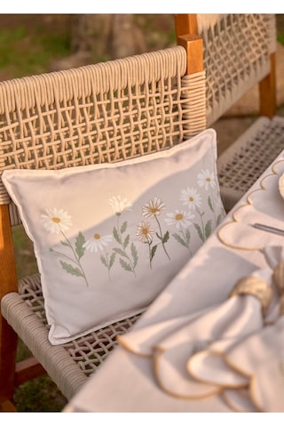 Bella Maison Daisy Volanlı Kenar Nakışlı Dekoratif Yastık Kılıfı Bej 35x50 Cm Bej