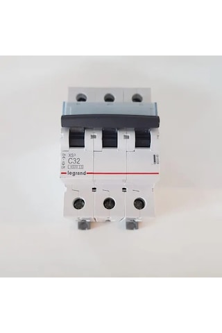 Legrand 403345 3x32a C Tipi 4,5ka Xs3 Otomatik Sigorta