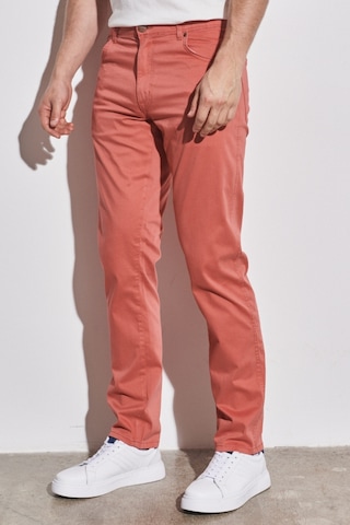 Wrangler Erkek Texas Slim Fit Dar Kesim Normal Bel Kiremit Esnek Pantolon W12SEAXAP Gülkurusu