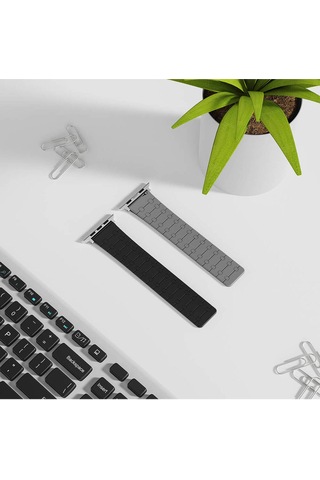 Apple Watch Ultra 49mm Uyumlu Zore Krd-111 Çizgili Desenli Silikon Kordon, Siyah