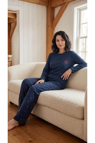 Eyfuze Kadın Kışlık Büyük Beden Desenli Yakası Düğmeli Uzun Kollu Pijama Takımı Lacivert - Kırmızı