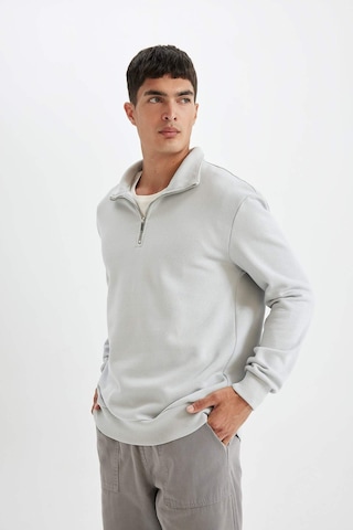 DeFacto Comfort Regular Fit Rahat Kalıp Fermuarlı Dik Yaka Basic Düz Sweatshirt X7405AZ24AUGR253