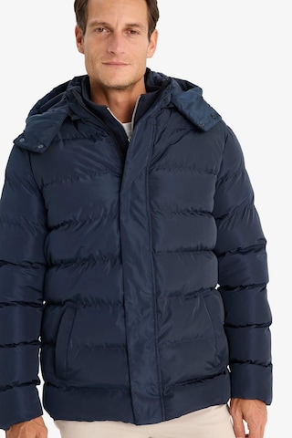 DeFacto Regular Fit Kapüşonlu Şişme Mont Fermuarlı Çıtçıt Kapamalı Cepli E7286AX24WNNV175