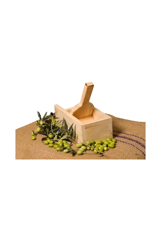 El Yapımı Ahşap Zeytin Kırma Makinesi