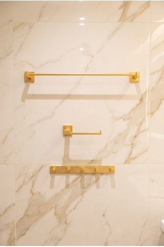 Premium Gold Alüminyum Tuvalet Kağıtlığı+5'li Havlu Bornoz Askısı+büyük Havlu Askısı Yapışkanlı Altın