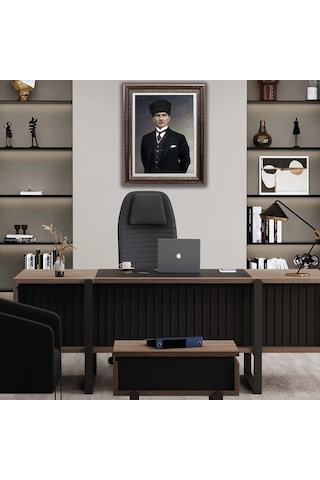 Çerçeveli Deri Atatürk Tablosu 31 Çerçeveli Tablo 87x117 Cm Diğer Çerçeveli Deri Atatürk Tablosu 31 Çerçeveli Tablo 87x117 Cm Diğer