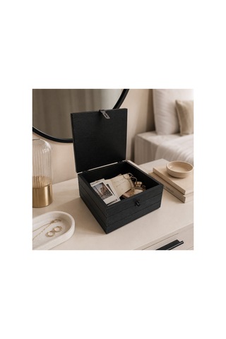 İsme Özel Opak Siyah Ahşap Kutu Lazer Kazımalı 22x22x10 Cm