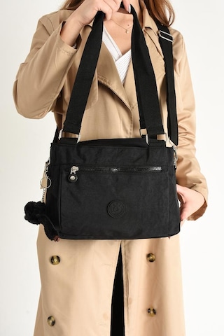 Kadın Omuz Çantası Çapraz Askılı Postacı Bayan Çantası 23 30 Cm İçi Astarlı Yağmur Geçirmez 001