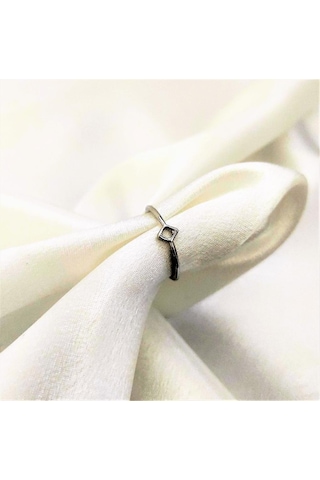 GÜMÜŞ KAPLAMA KARARMAZ DÖRTGEN FİGÜR ALTTAN AYARLI EKLEM YÜZÜK-YÜZÜK35 Gümüş