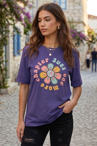 Armonika Kadın Mor Önü Çiçek Baskılı Yanları Yırtmaçlı Pamuklu T-shirt Arm-26y137003