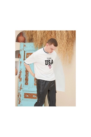 Erkek Bisiklet Yaka Tişört Nakış İşlemeli Kısa Kol Oversize T-shirt - Beyaz