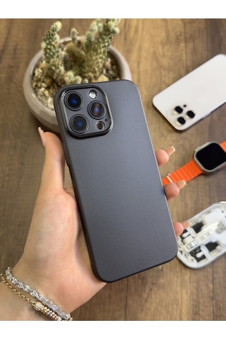 Apple iPhone 16 Pro Max Uyumlu Süper İnce Mat Ultra Thin Silikon Kılıf Buzlu Siyah