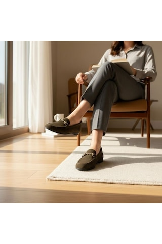 Ne&ve Shoes Haki Süet Hakiki Deri Gold Zincir Aksesuarlı Kadın Loafer Ayakkabı