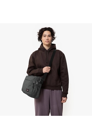 Eastpak Crosser Black Denim Omuz Çantası Kırmızı Ek0a5bır77h Koyu Gri