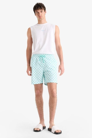 Defacto Regular Fit Desenli File Astarlı Kısa Boy Deniz Şortu E0977ax25hsgn1101 Yeşil
